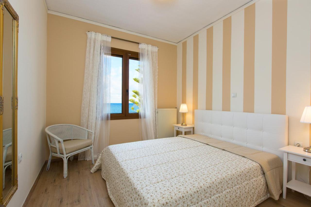 Beachfront Family Villa Katerina With Private Pool, Playground, Bbq & Amazing Sea Views! Petres  Exterior photo
